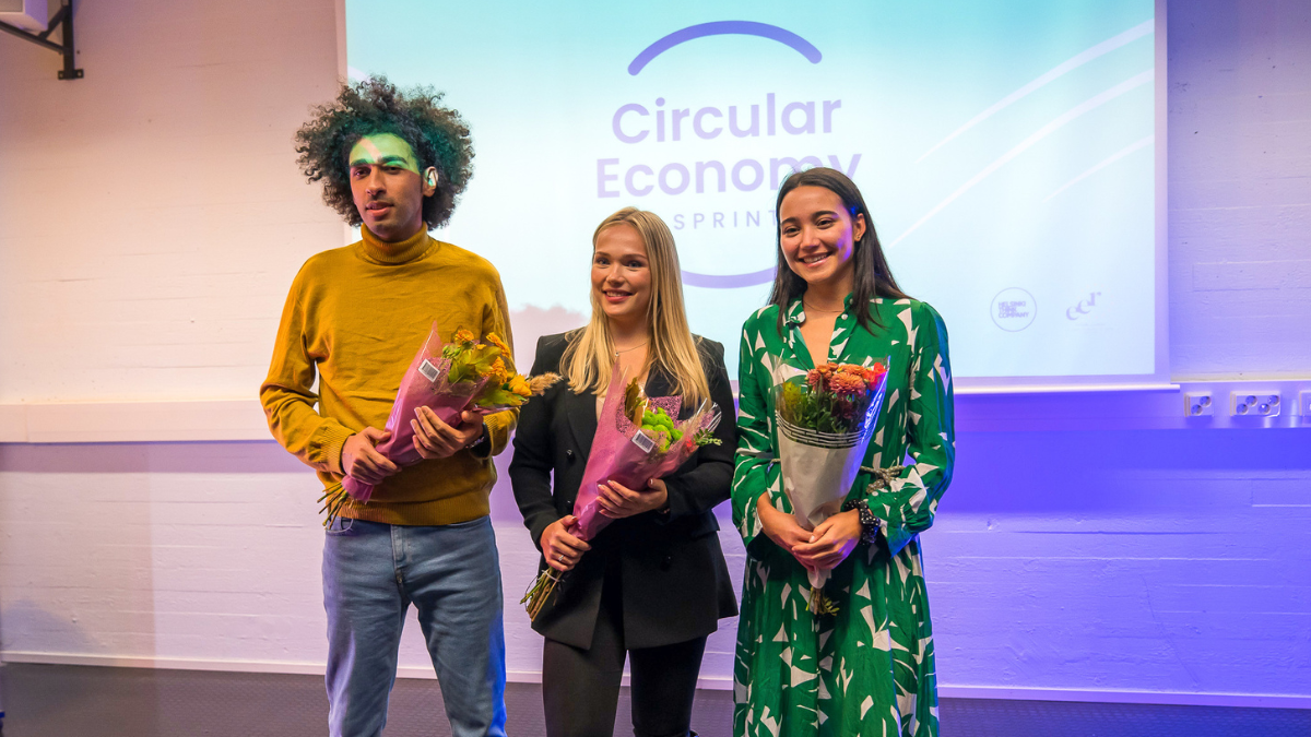 Pantyhose yoki paypoqdagi kotiblarning jinsiy aloqa fotosuratlari